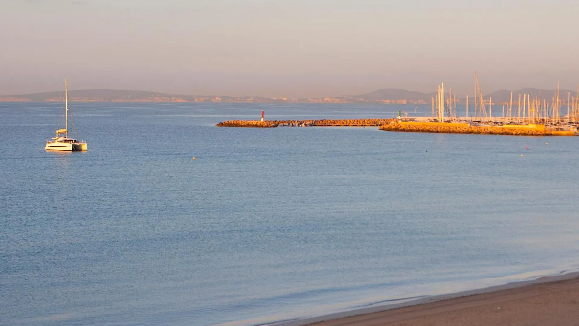 **** Aparthotel Fergus Style Palma Beach (Adults Only) Can Pastilla  Spanien